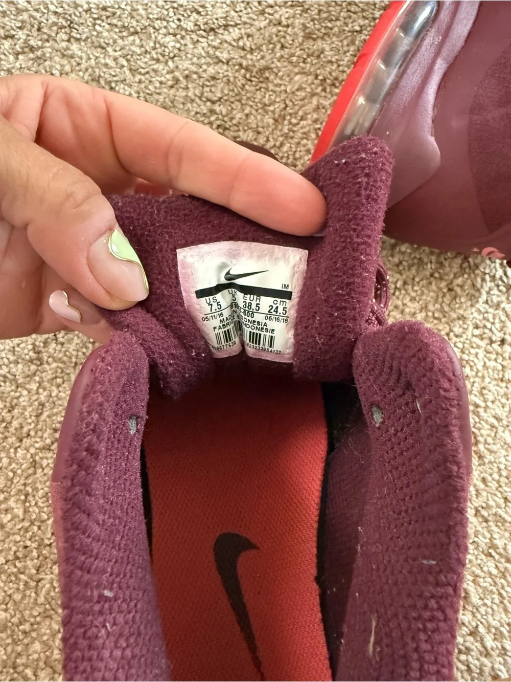 Nike Women’s Air Max Invigor Mid Burgundy Sneakers with Pink Swoosh Size 7.5